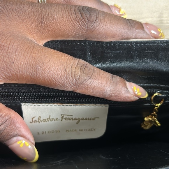 Vintage Salvatore Ferragamo Leather Wallet Made In Italy Italian - Picture 5 of 12